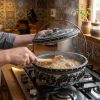 تابه سنگی قلمزنی شده طرح رز با دسته فلزی